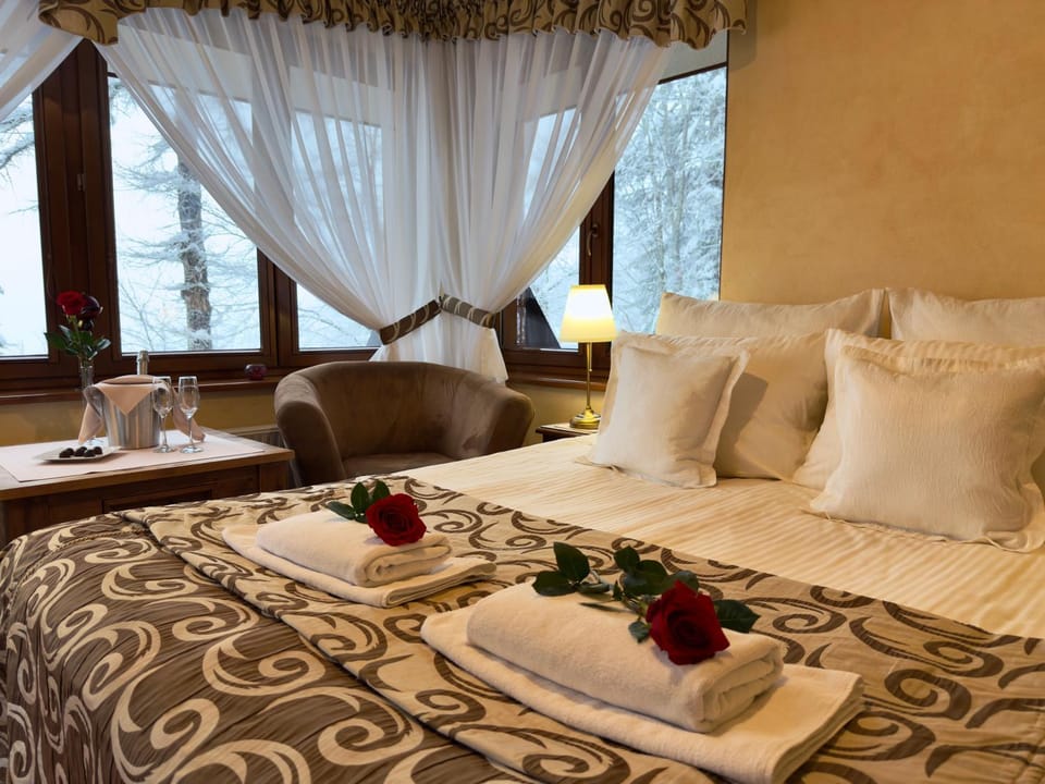 Bed, Photo of the whole room