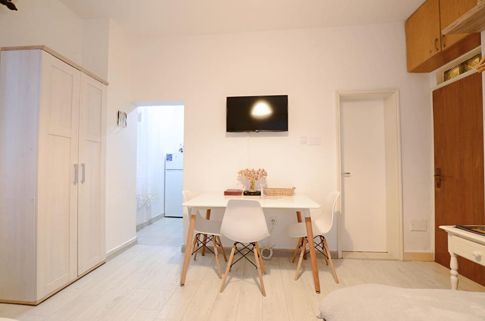 TV and multimedia, Dining area