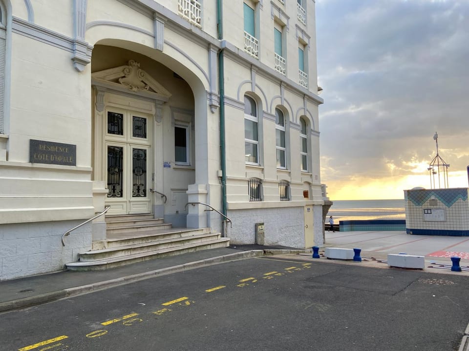 Property building, Facade/entrance, Neighbourhood