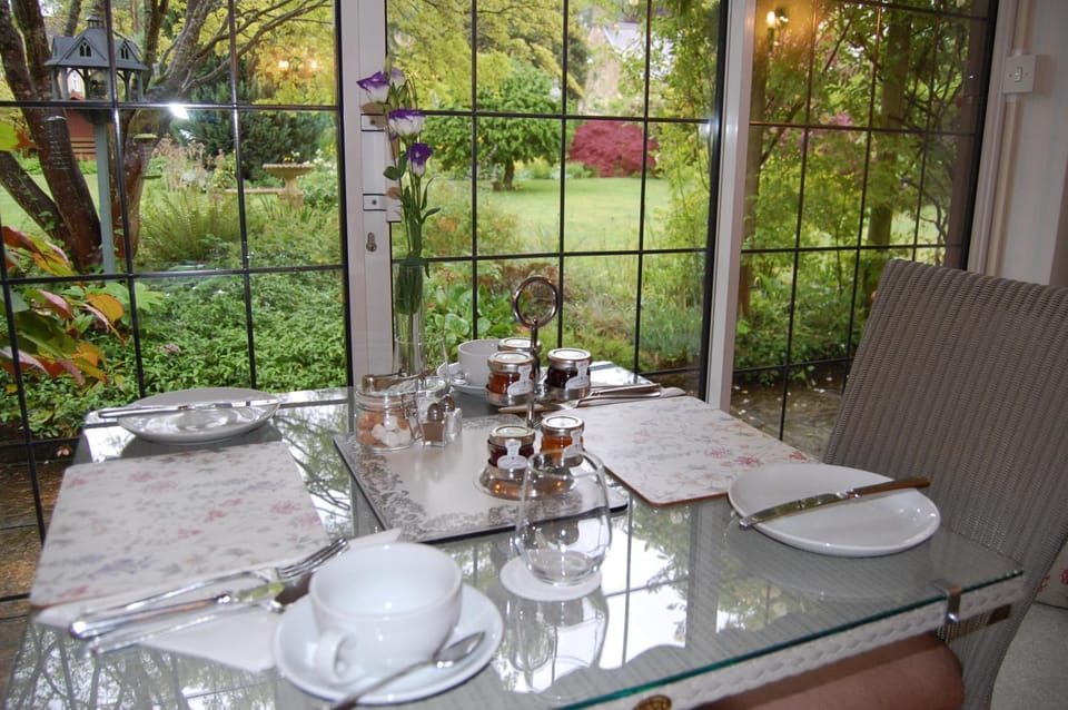 Dining area, Breakfast