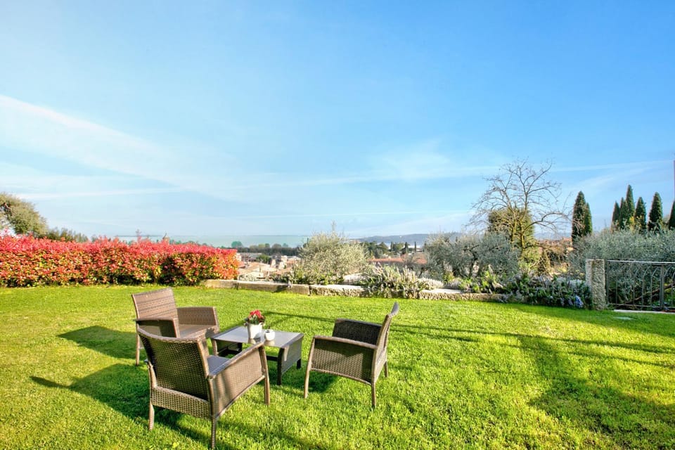 Garden, Garden view