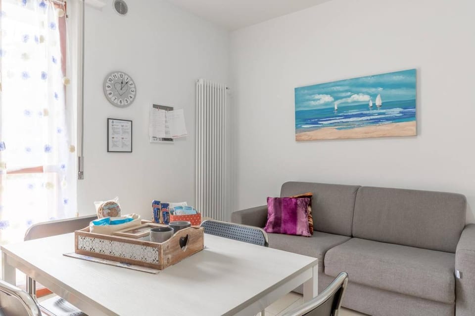 Kitchen or kitchenette, Living room, Seating area
