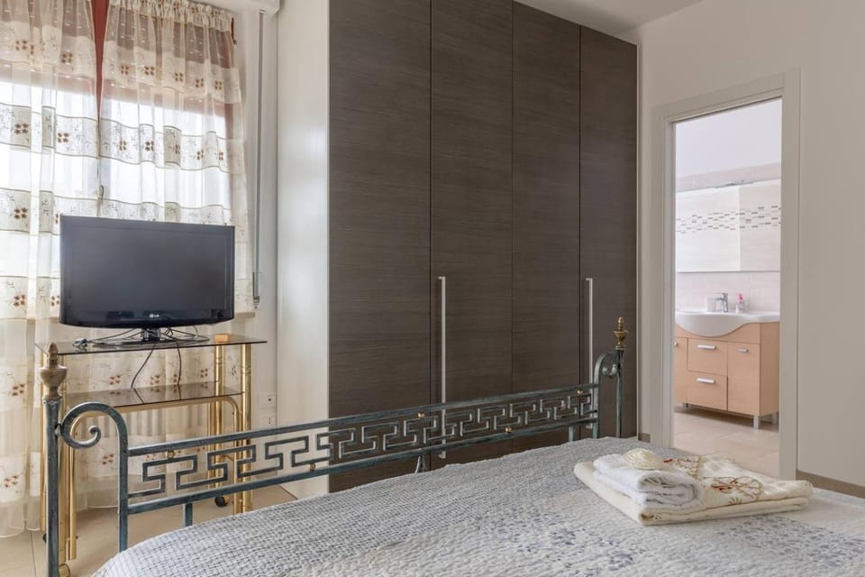 TV and multimedia, Bedroom