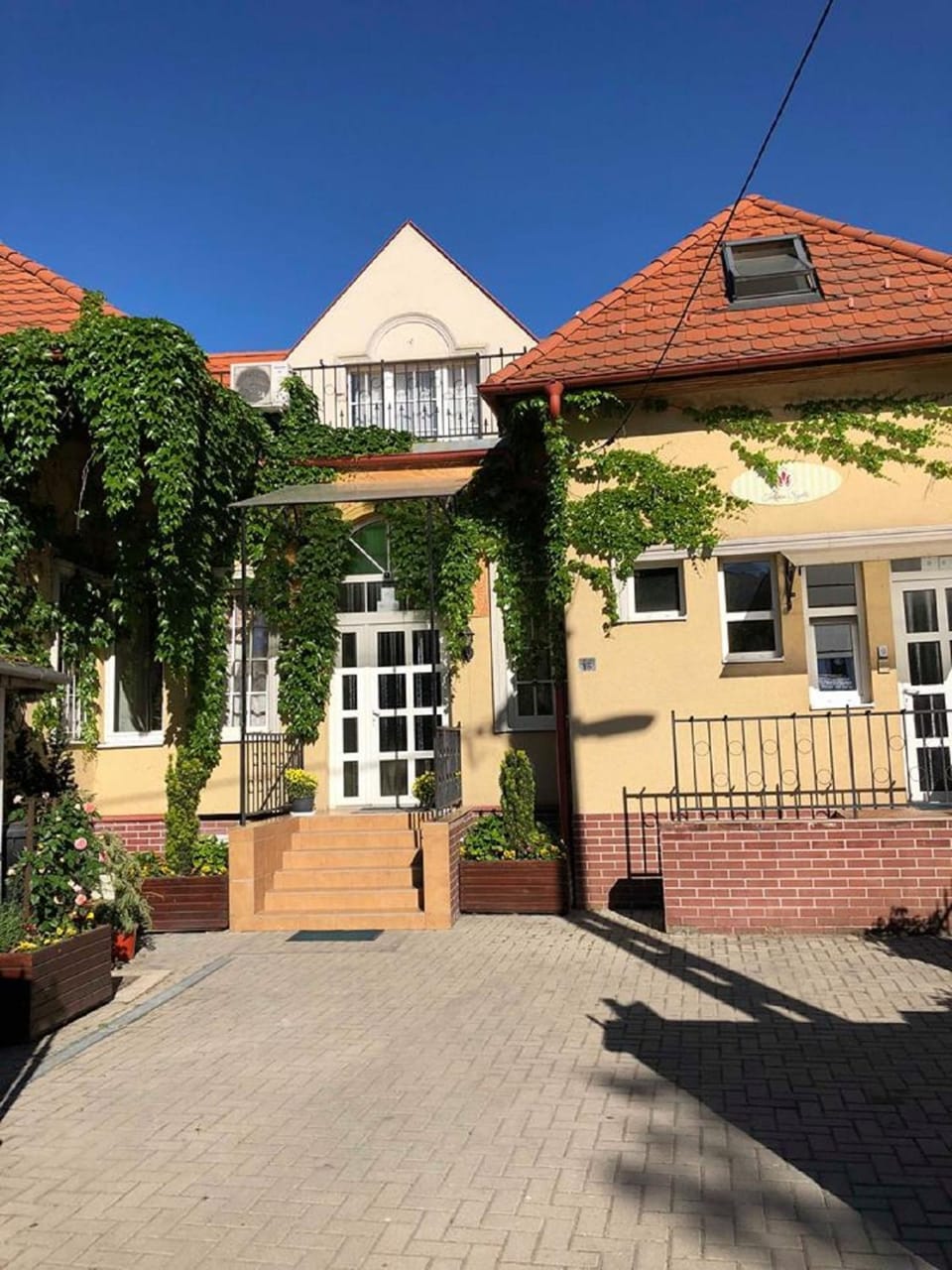 Tulipán Villa Panzió Bed and Breakfast in Hungary