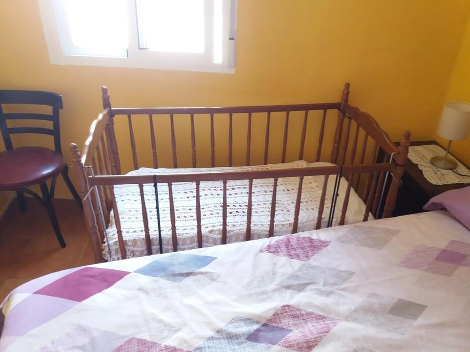 Decorative detail, Bedroom, cot