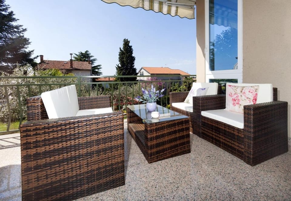 Balcony/Terrace, City view, Quiet street view