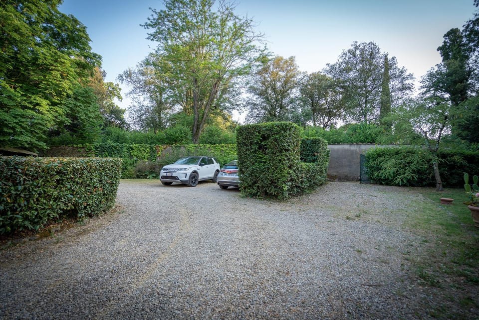 Garden, Garden, Parking