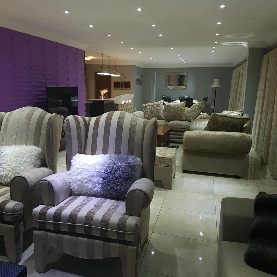 Living room, Decorative detail, Seating area, On site