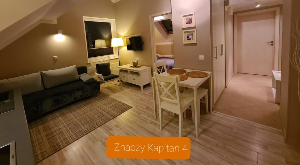 Property building, TV and multimedia, Living room, Photo of the whole room, Seating area, Evening entertainment