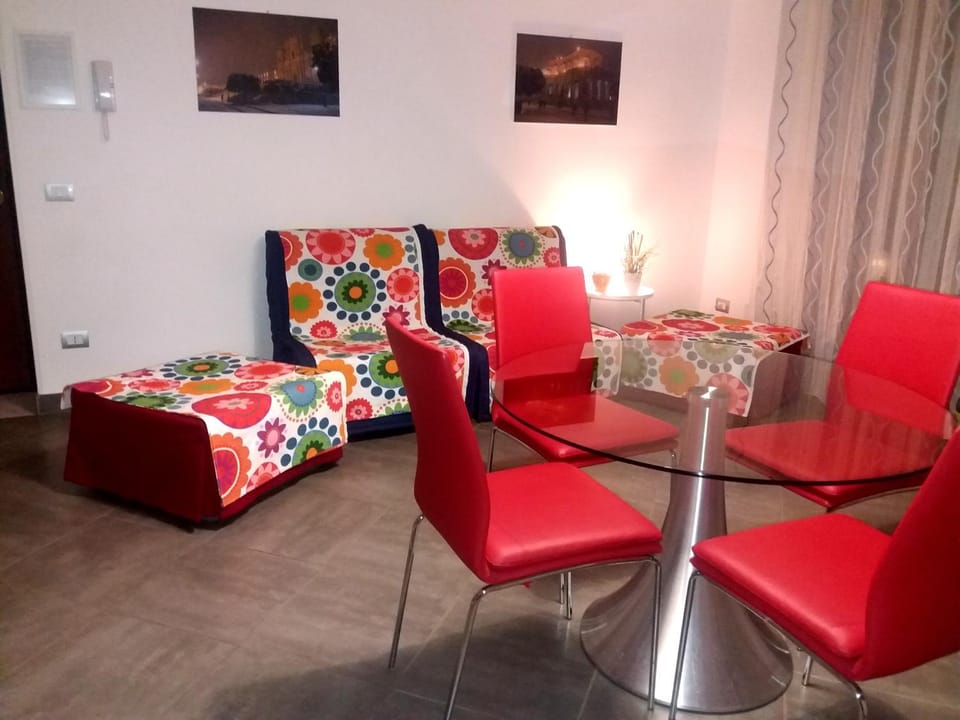 Living room, Dining area