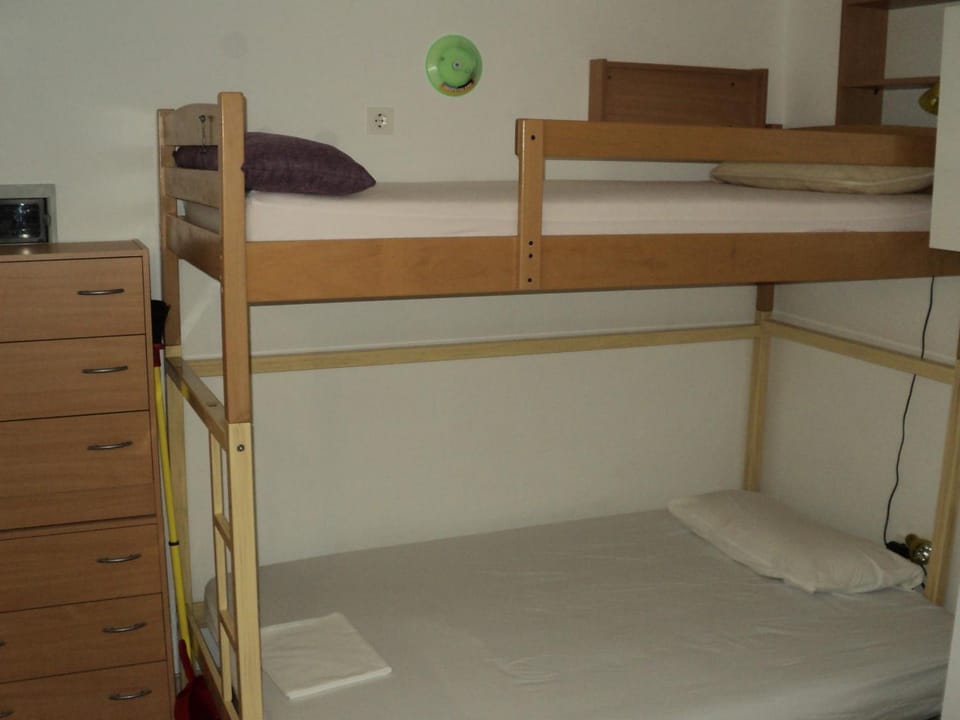 Bed, bunk bed