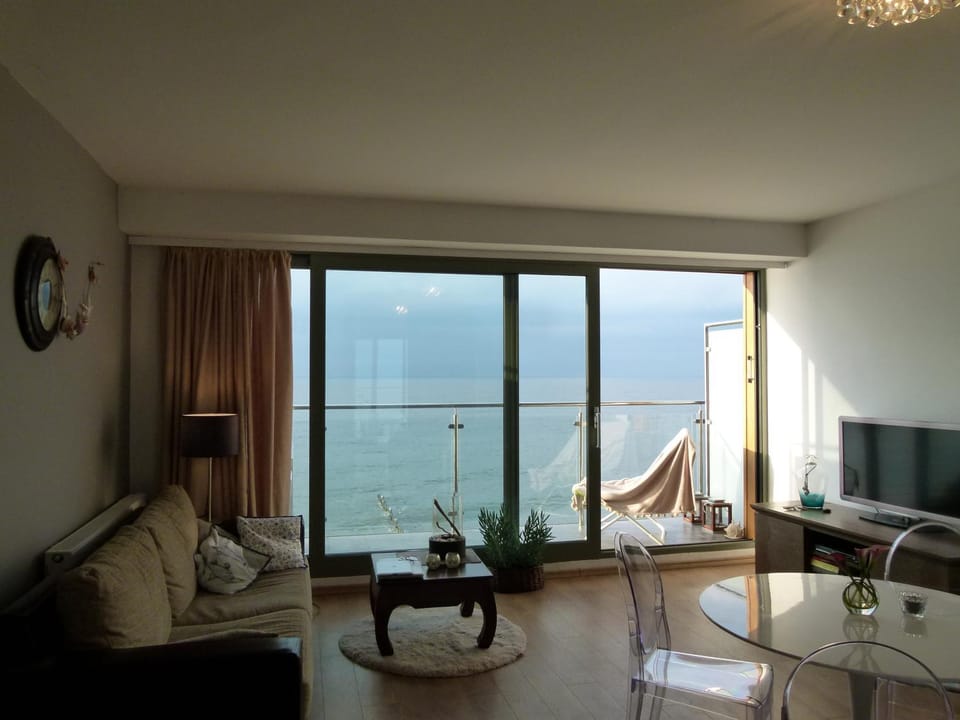 Living room, Photo of the whole room, Sea view