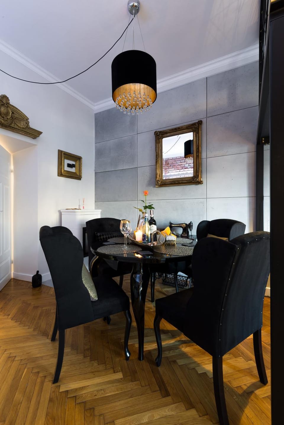 Decorative detail, Seating area, Dining area