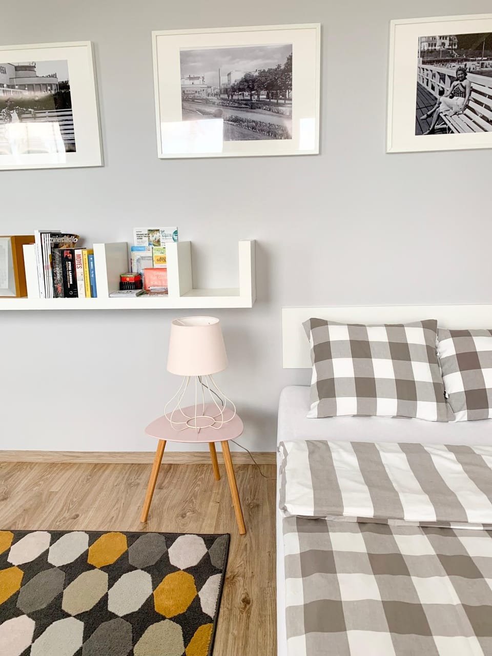 Library, Living room, Seating area