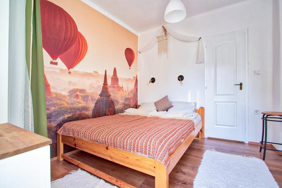 Bed, Photo of the whole room, Bedroom, On site