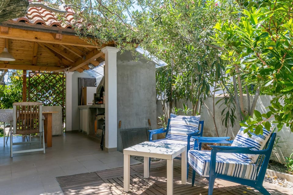 Location, children, Family