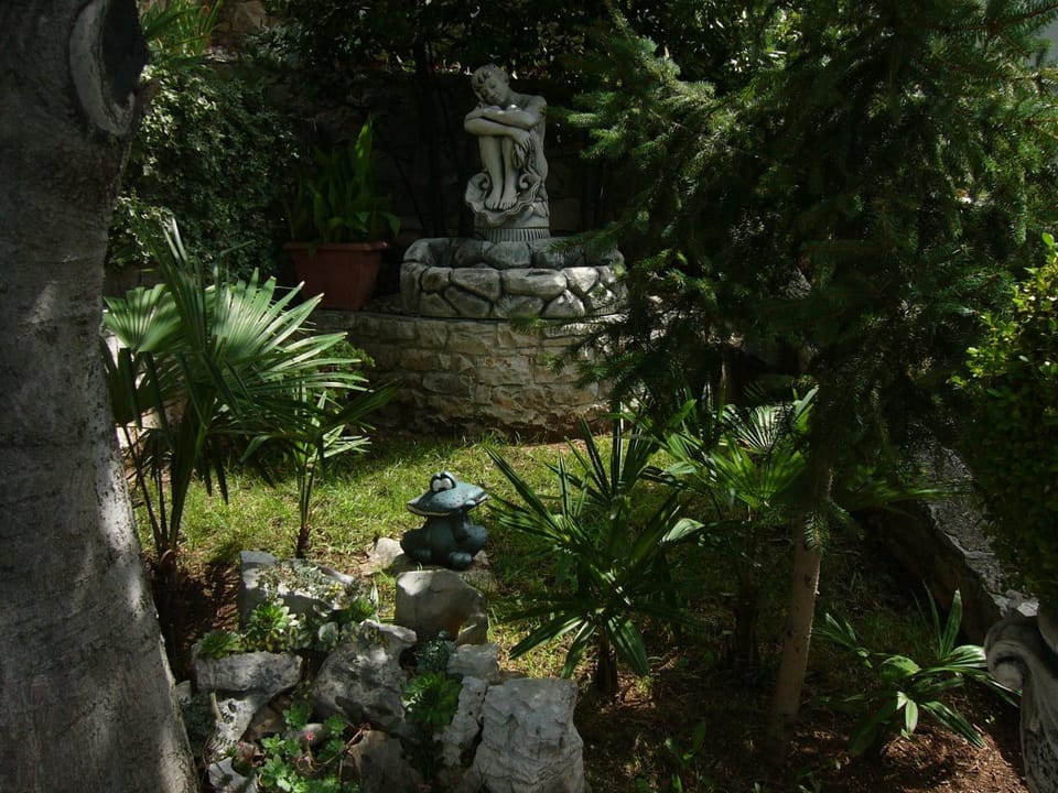 Location, children, Family