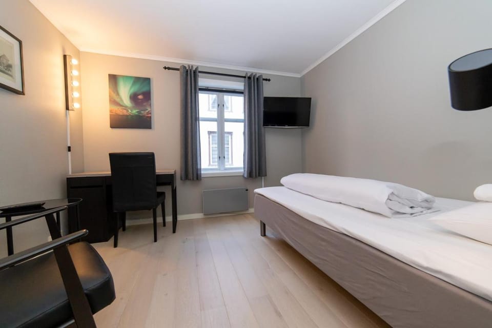 Bed, TV and multimedia, Photo of the whole room, Seating area