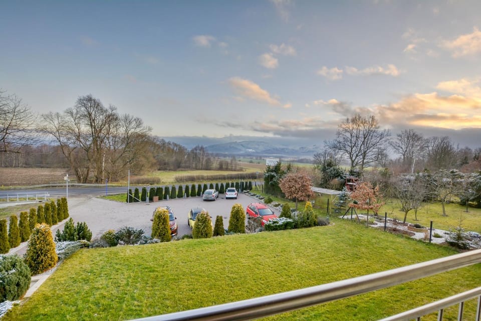 Day, Natural landscape, Garden, View (from property/room), View (from property/room), Garden view, Mountain view, Sunset, Parking