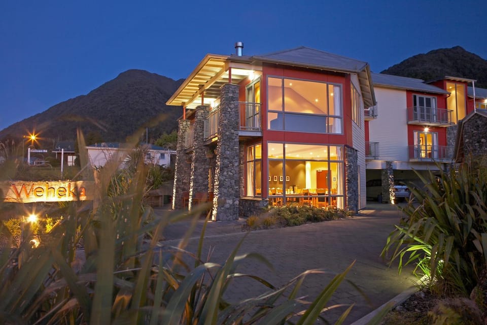 Property building, Facade/entrance, Sunset