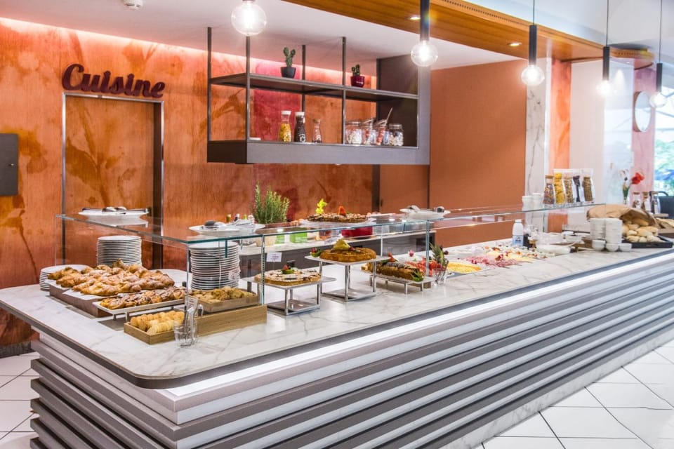 Breakfast, Buffet breakfast