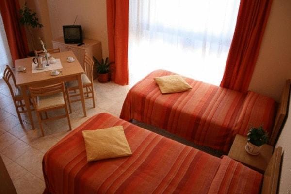 Day, Photo of the whole room, Bedroom