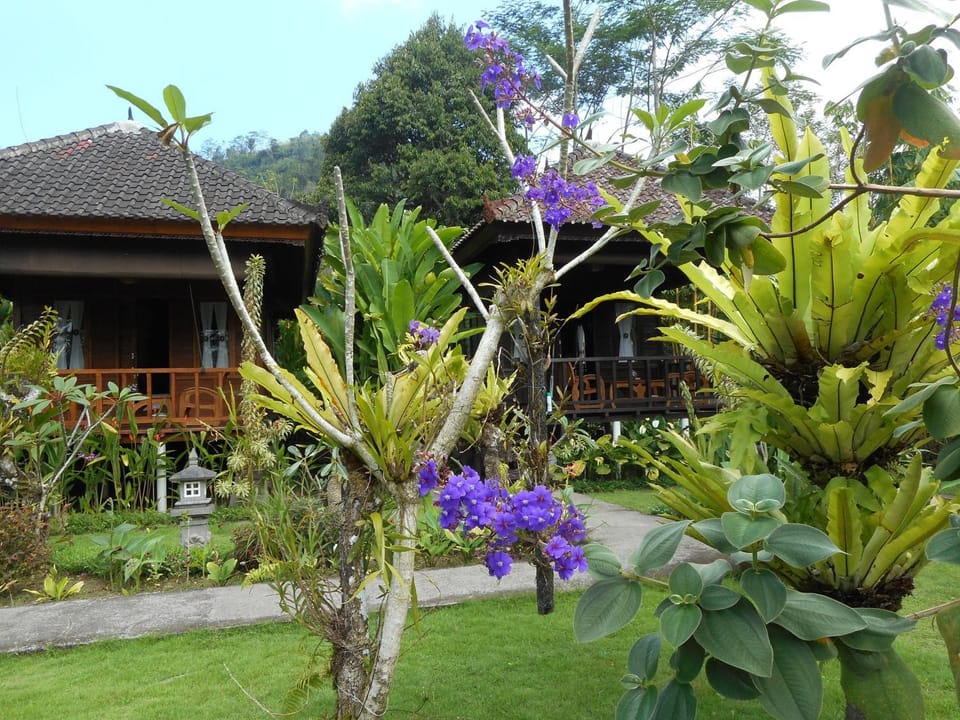 Kubu Alas Tunggal Villa Bed and Breakfast in Selat