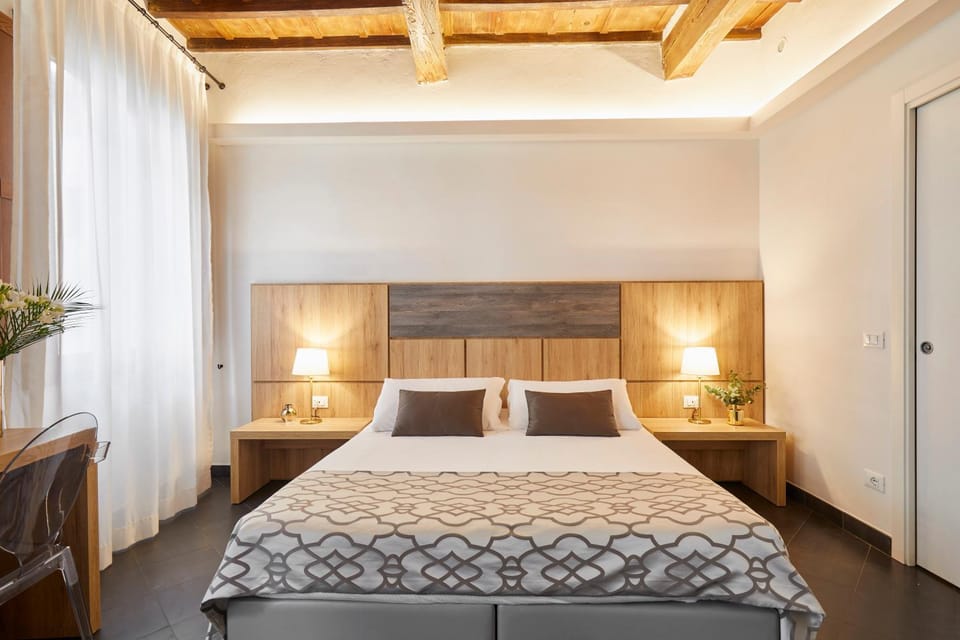 Bed, Photo of the whole room