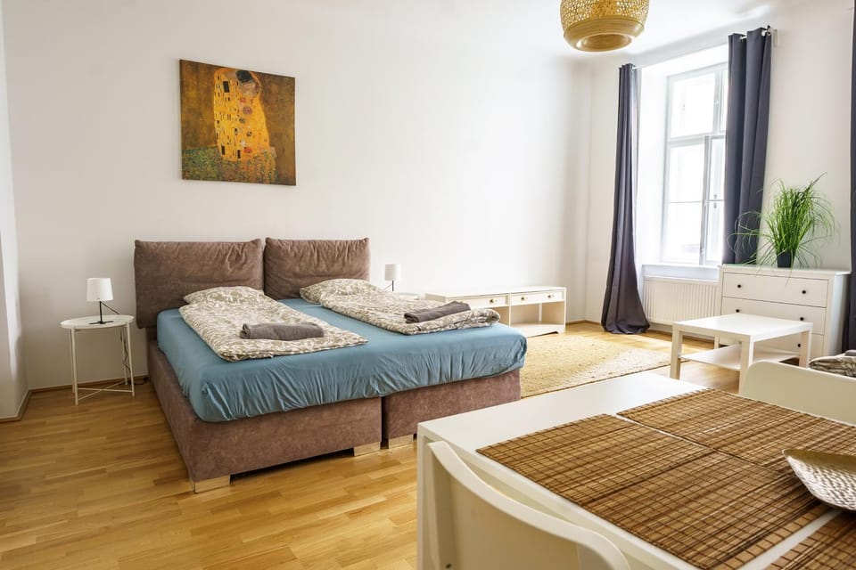 Bed, Living room, Bedroom