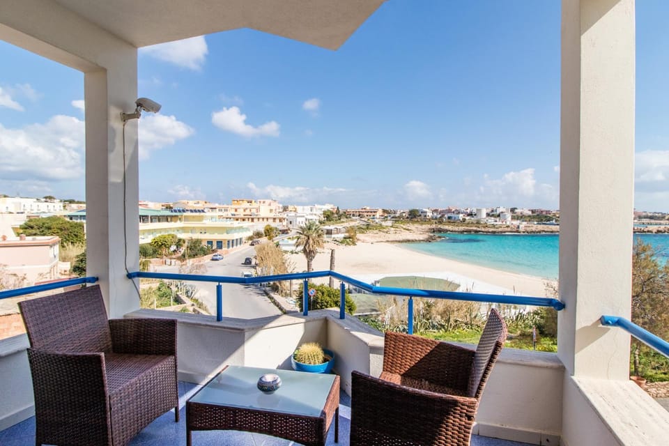 View (from property/room), Balcony/Terrace, Sea view