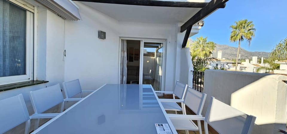 Balcony/Terrace, Mountain view