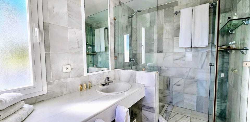 Shower, Bath