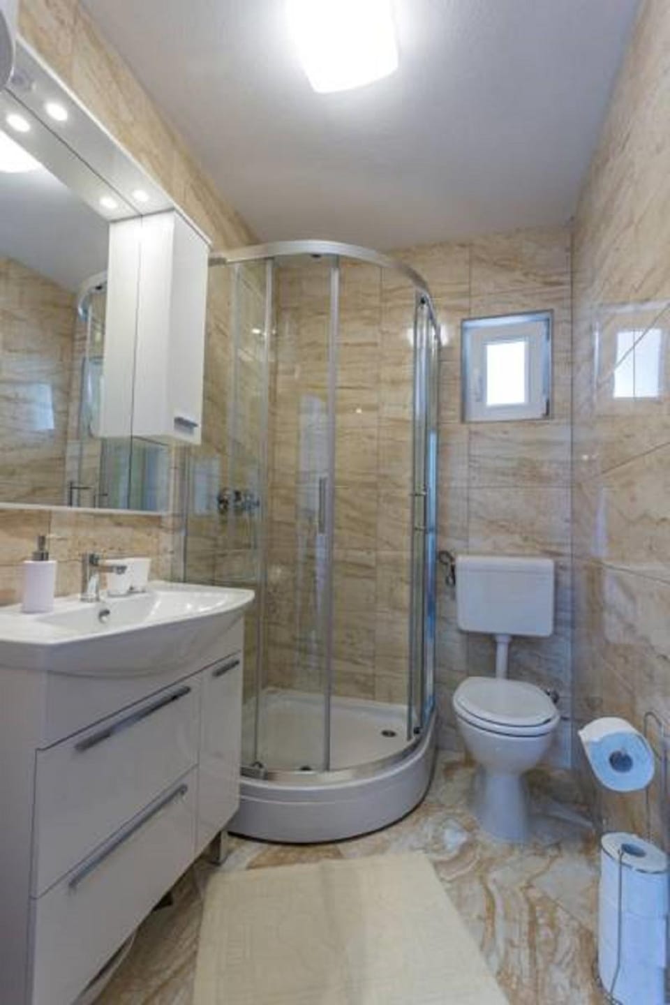Shower, Toilet, Bathroom