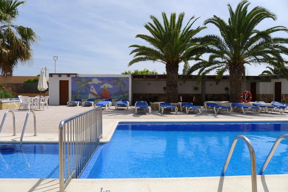 Swimming pool, Swimming pool