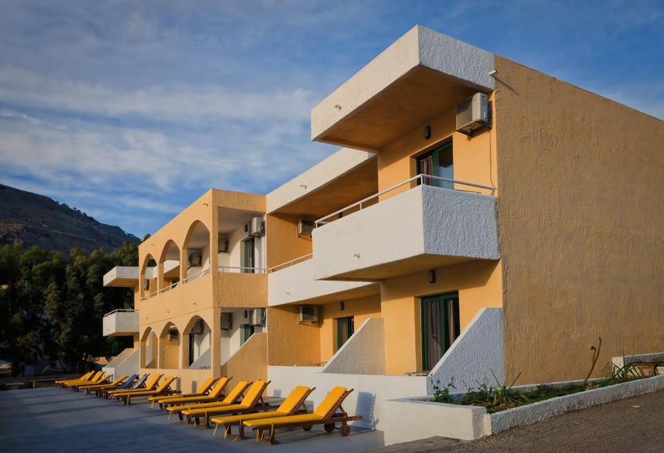 Facade/entrance, Balcony/Terrace