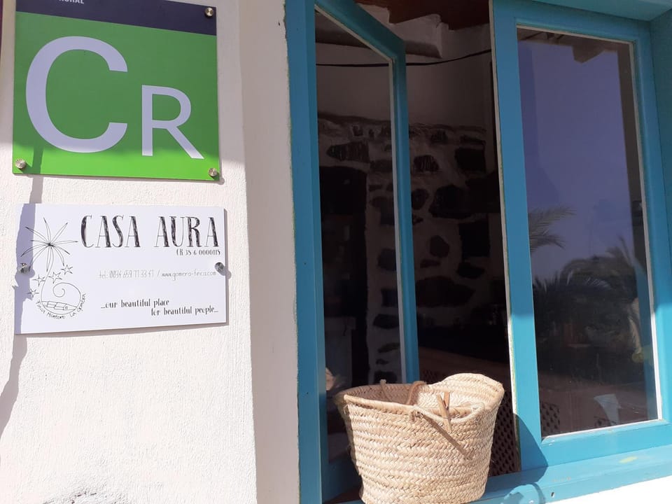 Facade/entrance, Property logo or sign, Balcony/Terrace