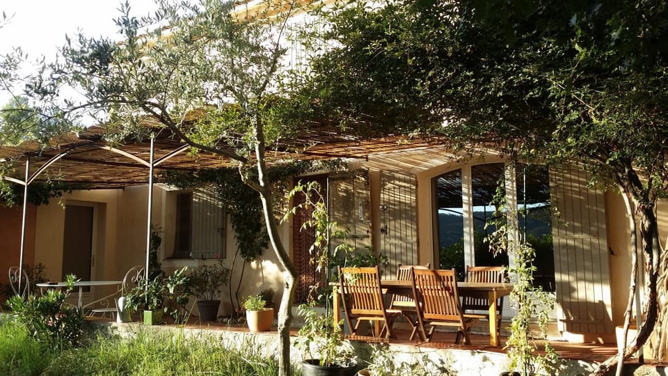 Patio, Continental breakfast