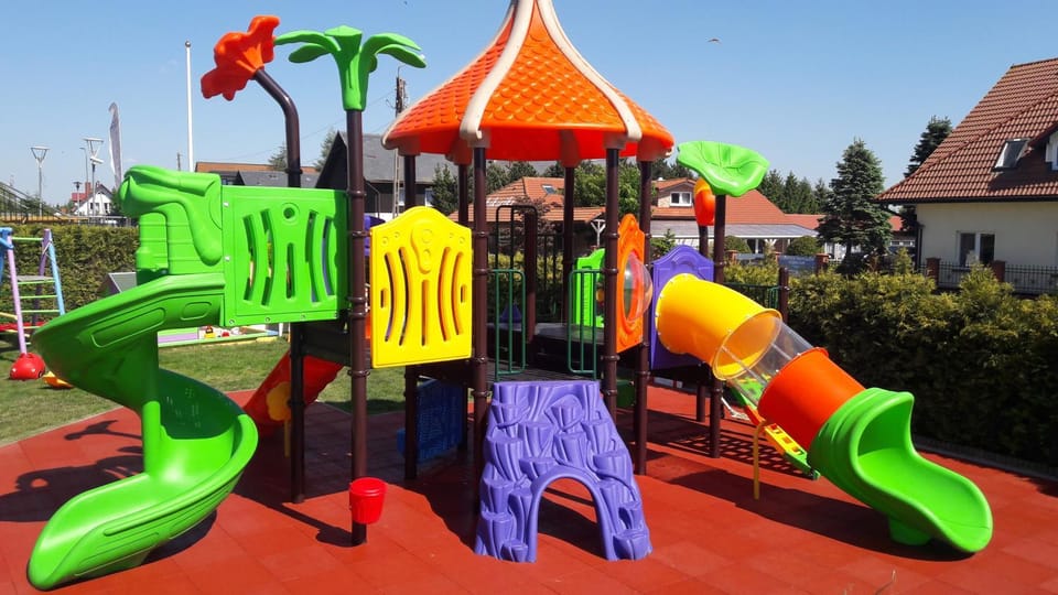 Kids's club, Garden view
