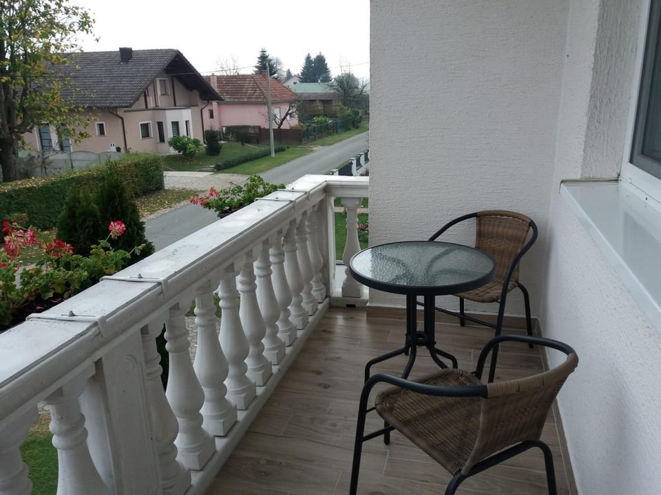 Natural landscape, Balcony/Terrace, Street view