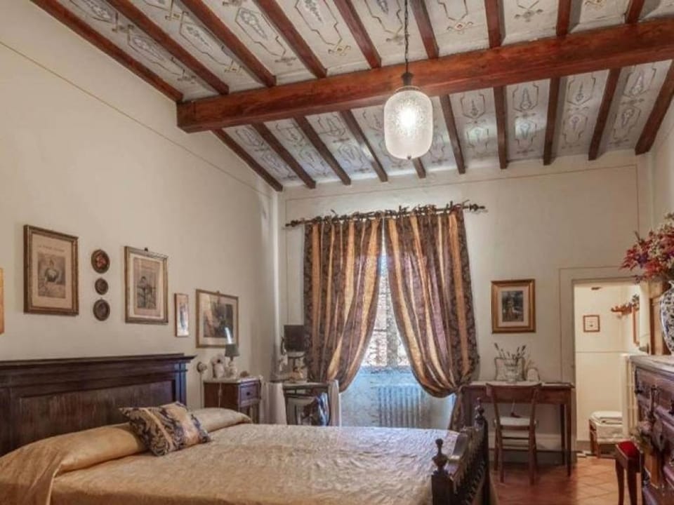 Palazzo Palesa Bed and Breakfast in Tuscany