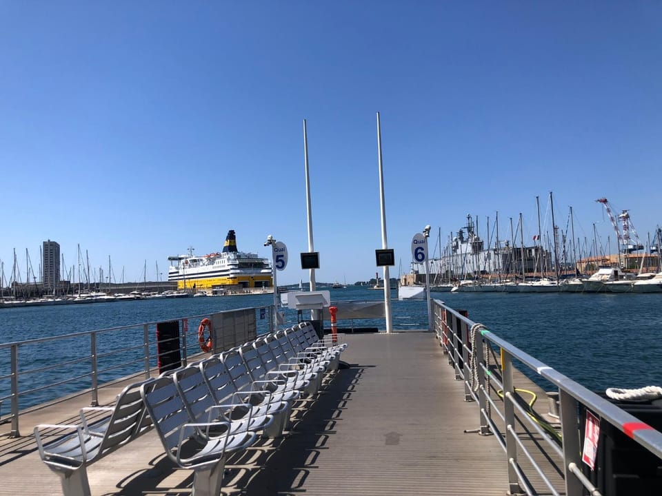 Studio Bord de Mer et VUE sur MER WIFI OFFERT Apartment in La Seyne-sur-Mer