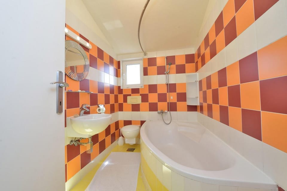 Bathroom, Bath