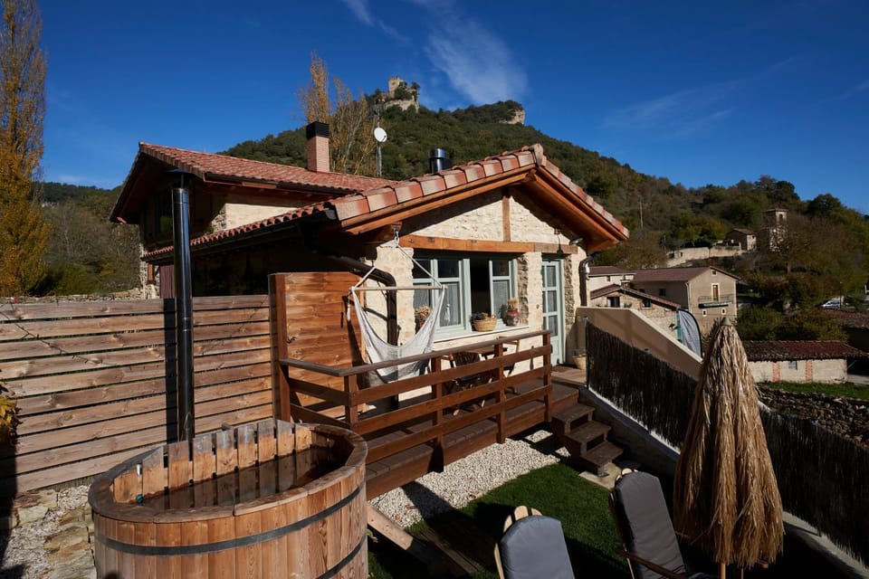 Property building, Natural landscape, Garden, Balcony/Terrace, Mountain view, Swimming pool, Open Air Bath