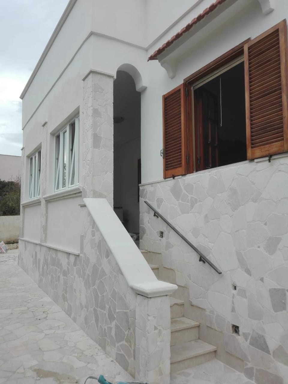 Property building, Facade/entrance, Day
