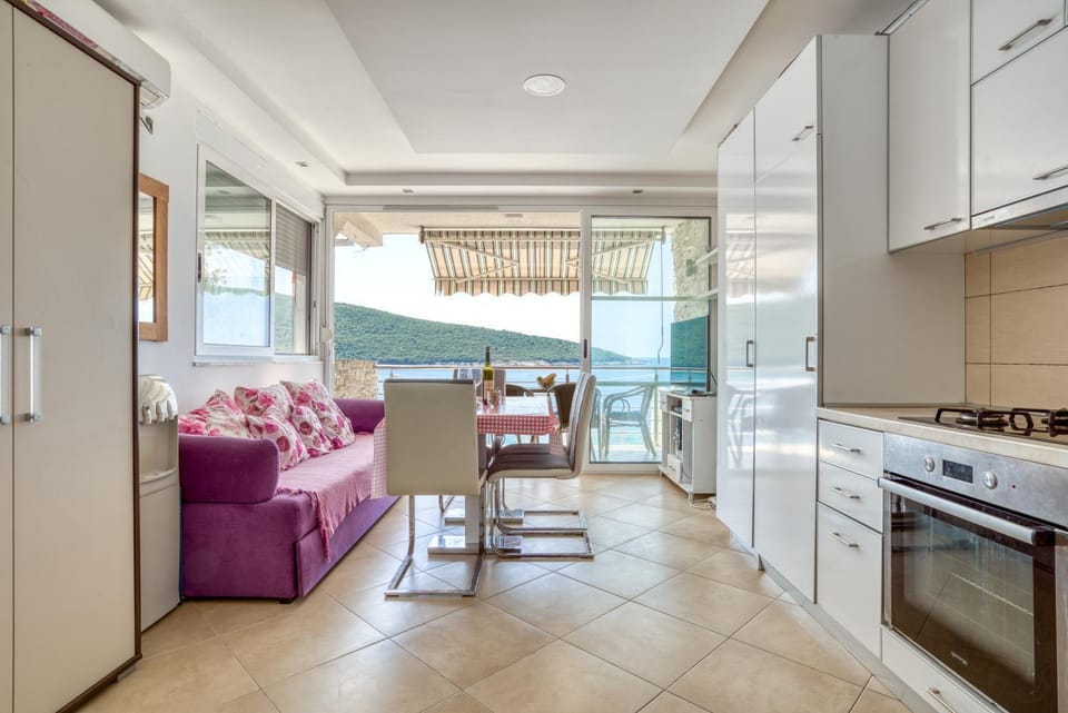 View (from property/room), Balcony/Terrace, Living room, kitchen