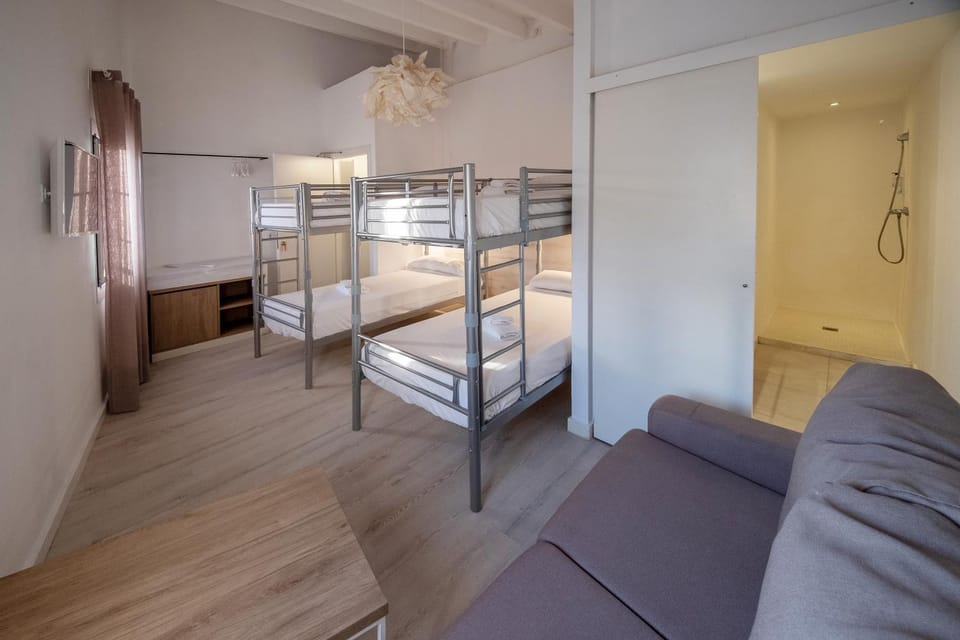 Bed, Photo of the whole room, Bedroom, bunk bed