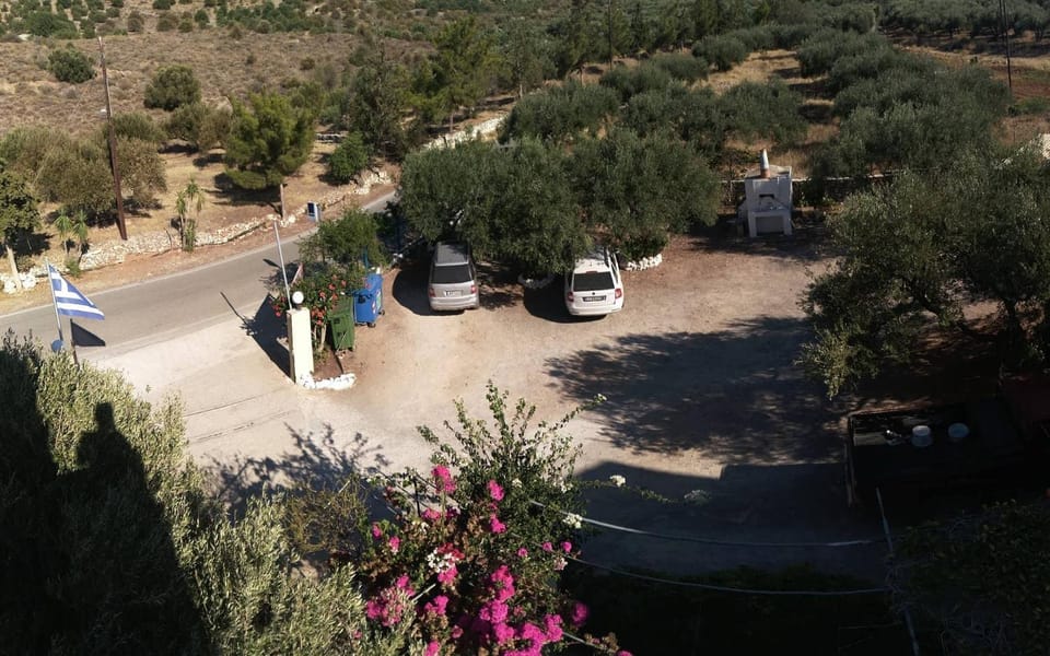 Bird's eye view, Area and facilities
