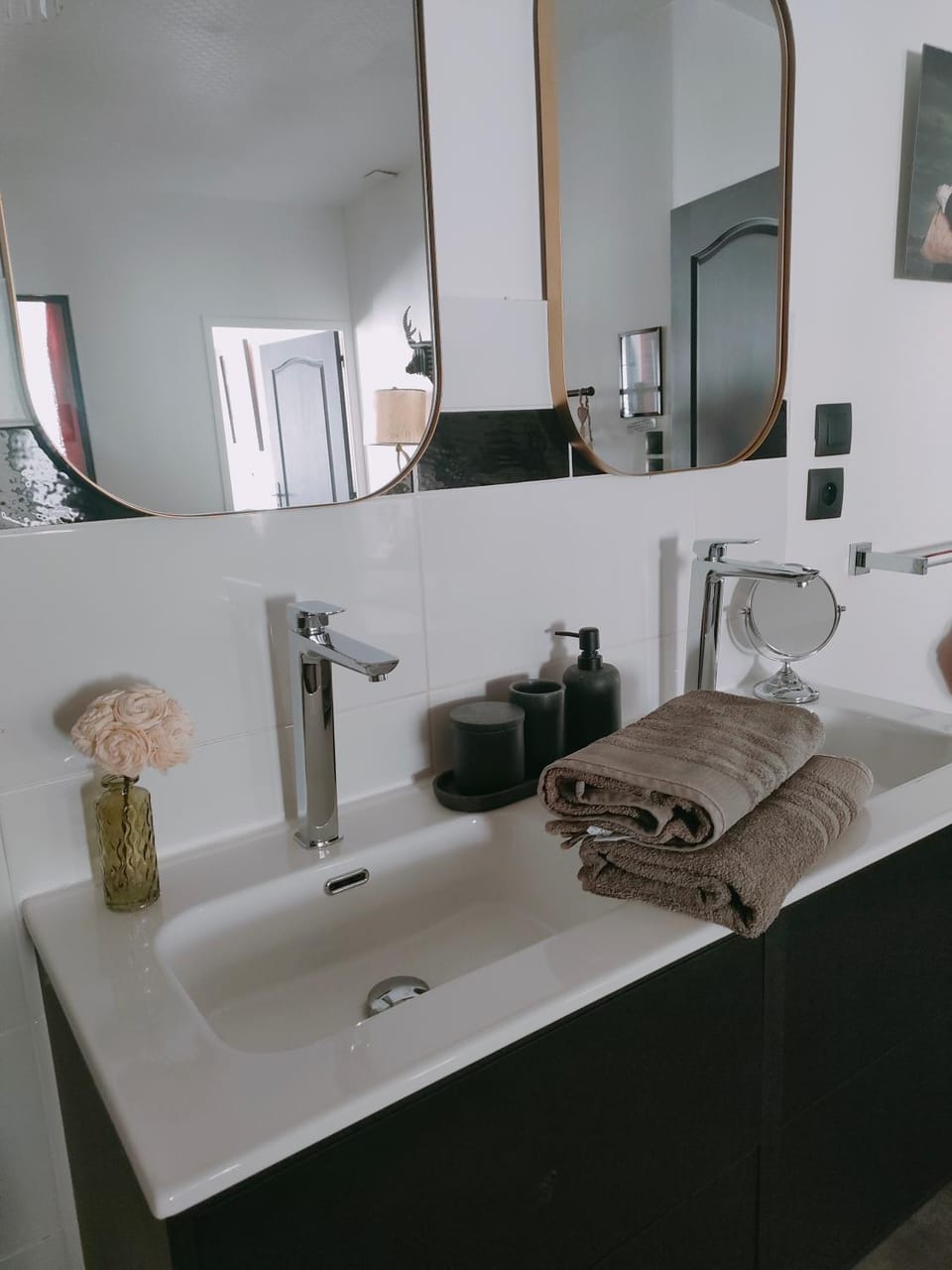 Bathroom, towels