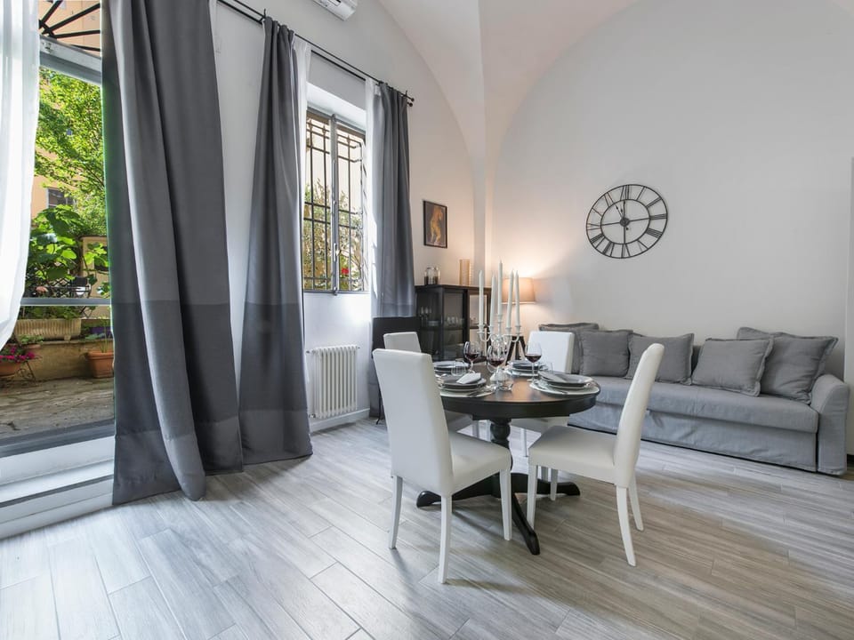 Living room, Dining area
