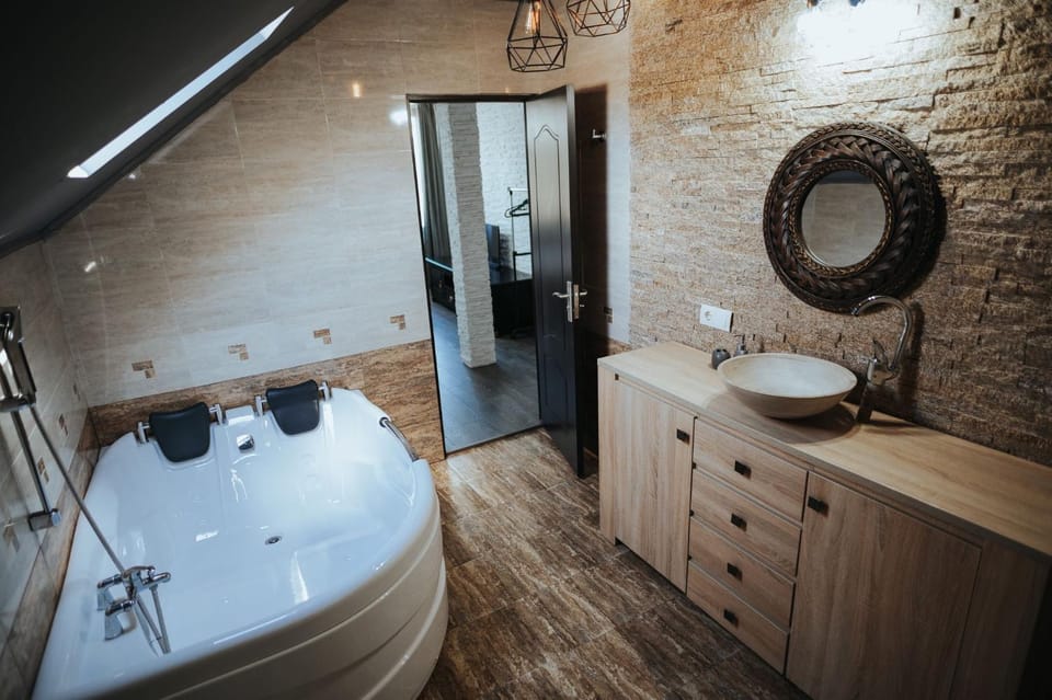 Bathroom, Bath, towels